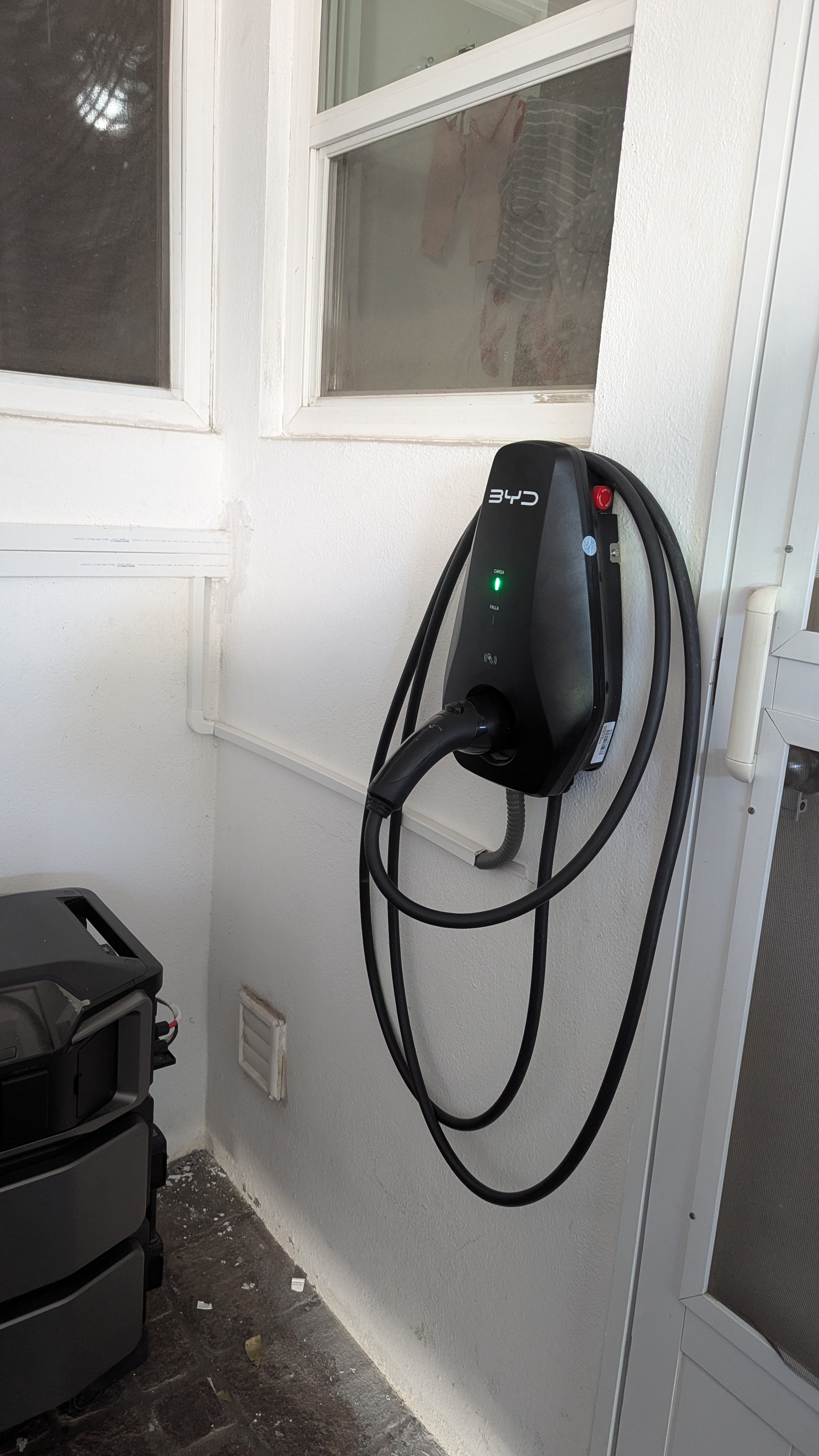 Cargador BYD para autos eléctricos - EcoLuna