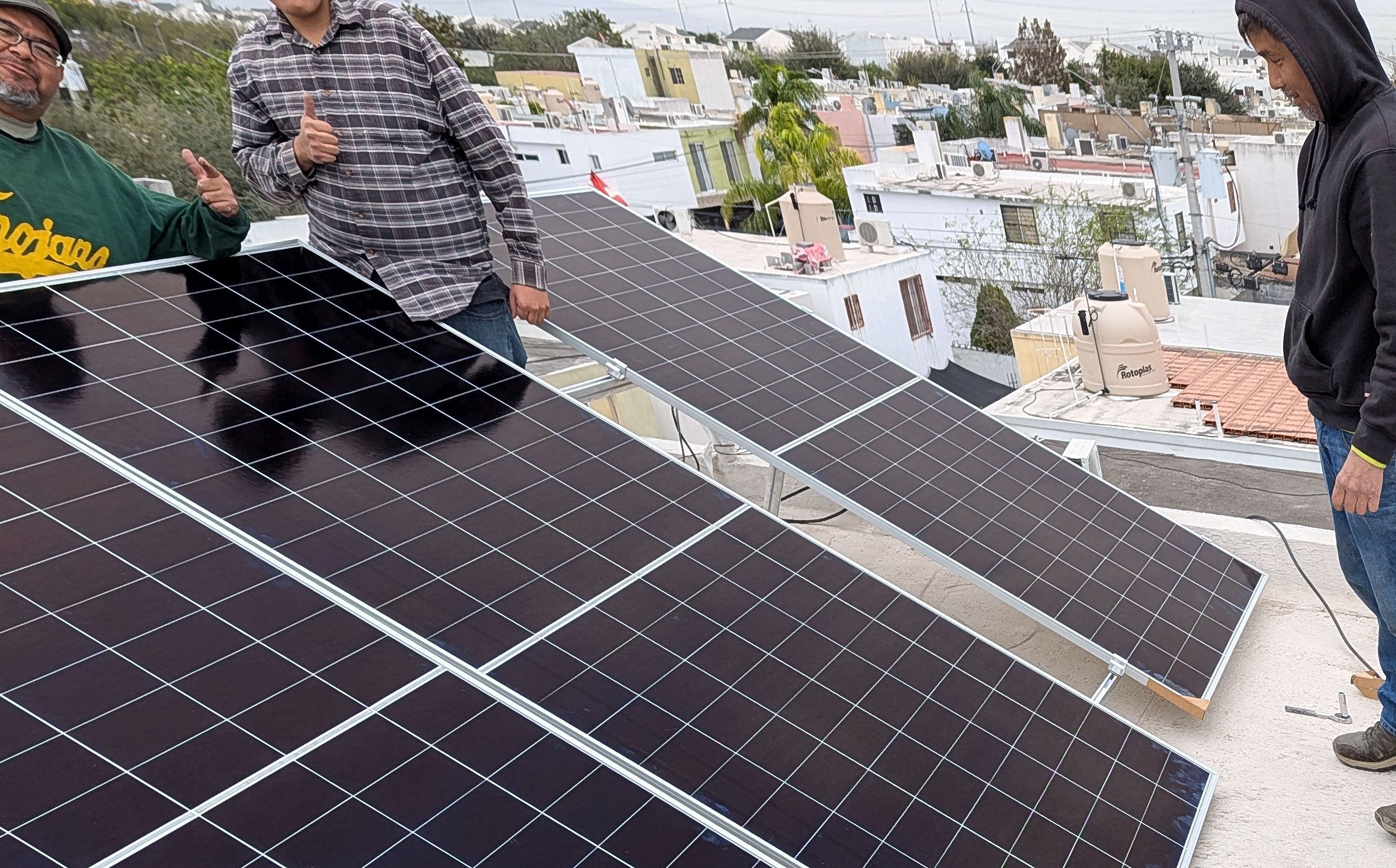 Instalación de paneles solares - EcoLuna Monterrey